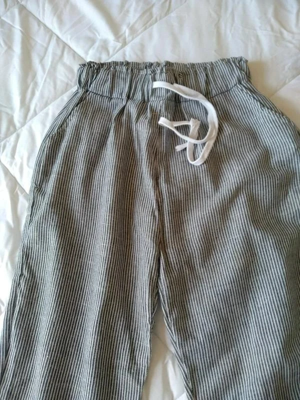 Calça leve listrada com altura ajustada – photo 2